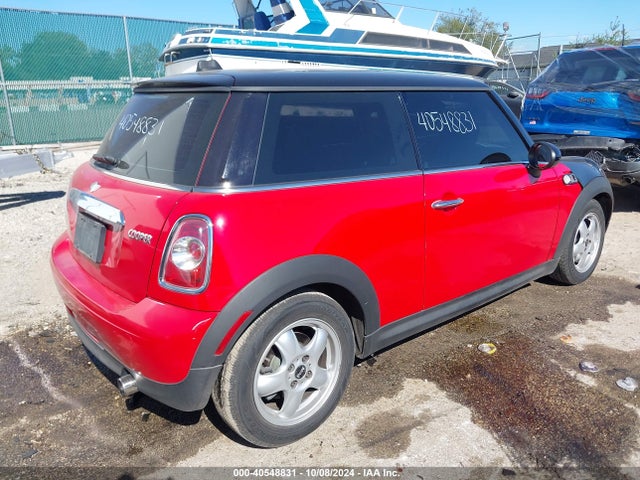 2011 MINI COOPER WMWSU3C53BT183947 Photo 3
