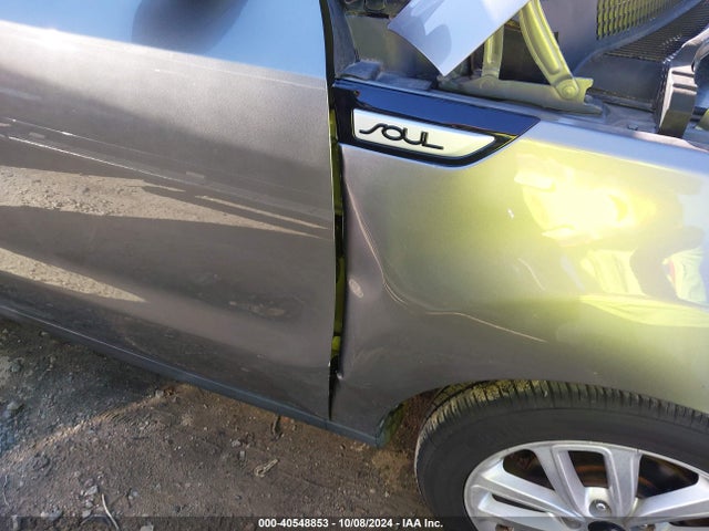 KIA SOUL + 2018 KNDJP3A59J7512988 Image 20