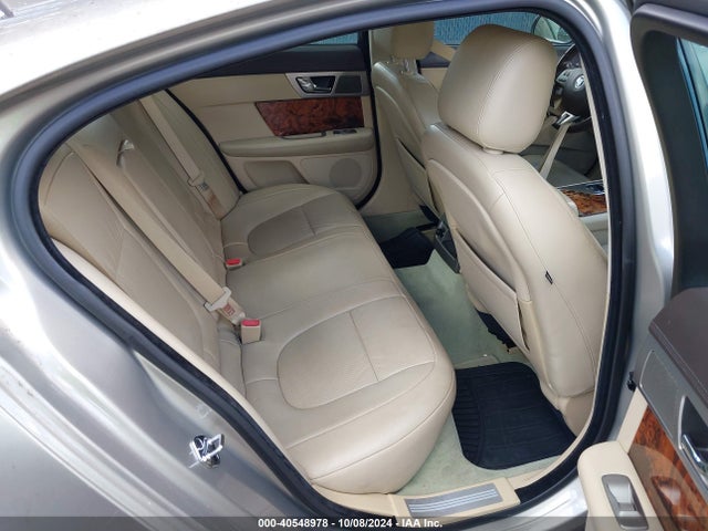 2011 JAGUAR XF SAJWA0GB3BLR94578 Photo 7