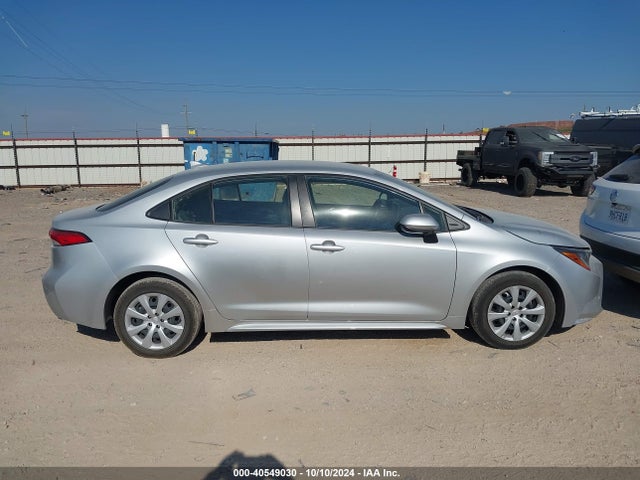 Toyota COROLLA LE 2022 JTDEPMAE4N3020647 Image 13