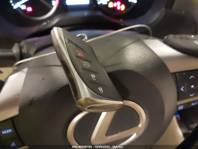 JTJAM7BX0N5324021 Lexus 460 Premium