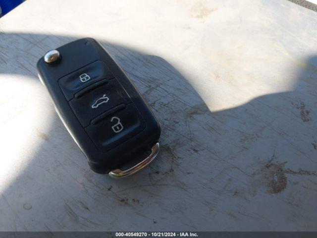 1VWAT7A33EC032652 Volkswagen Passat 1.8t S