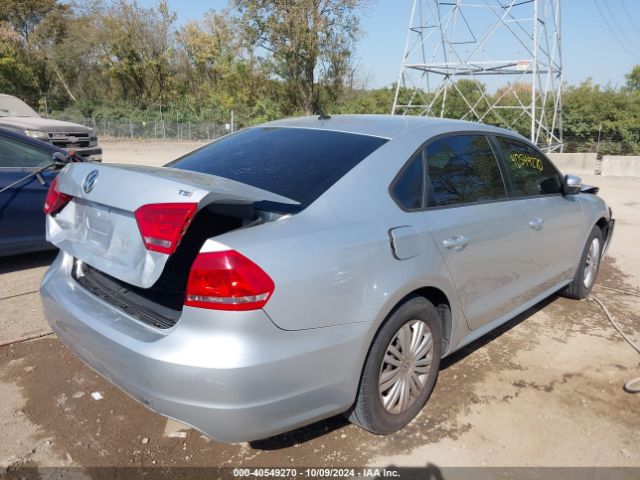 1VWAT7A33EC032652 Volkswagen Passat 1.8t S