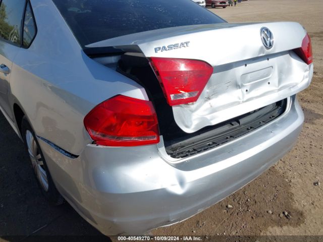 1VWAT7A33EC032652 Volkswagen Passat 1.8t S