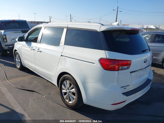 KIA SEDONA LX 2017 KNDMB5C15H6313454 Image 3