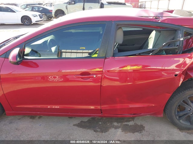 Hyundai ELANTRA SEL 2018 5NPD84LF0JH249775 Image 13