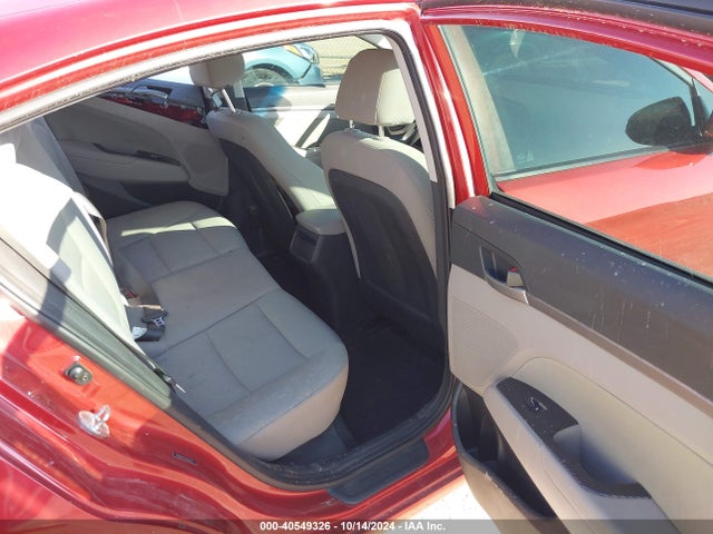 Hyundai ELANTRA SEL 2018 5NPD84LF0JH249775 Image 8