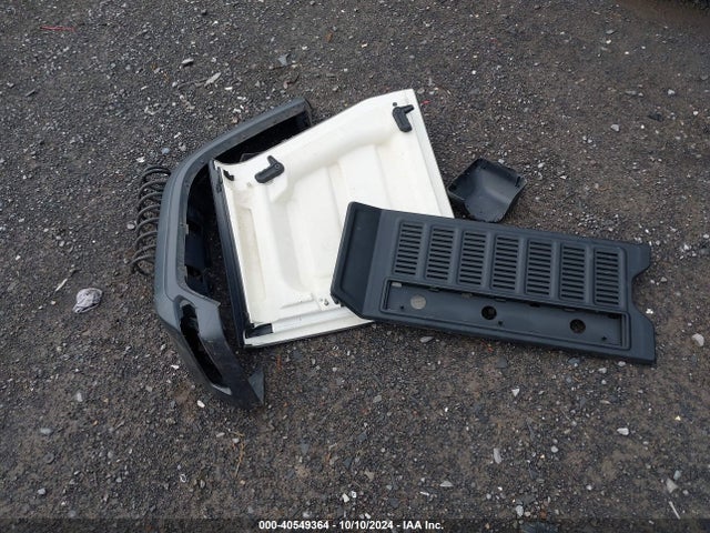 1C4HJXDG1JW122235 Jeep Wrangler Unlimited Sport S 4x4