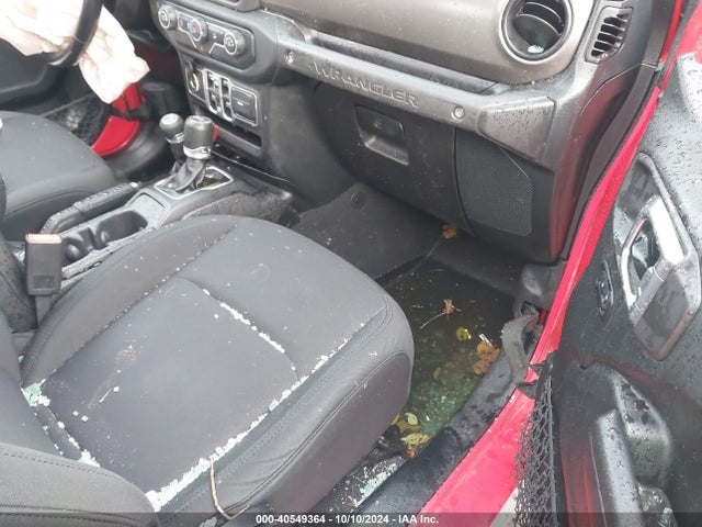 1C4HJXDG1JW122235 Jeep Wrangler Unlimited Sport S 4x4