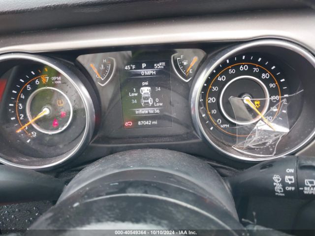 1C4HJXDG1JW122235 Jeep Wrangler Unlimited Sport S 4x4