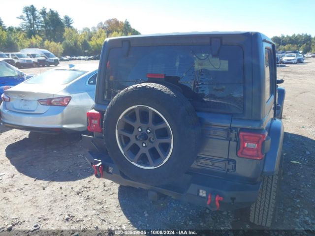 1C4HJXEG6JW209336 Jeep Wrangler Unlimited Sahara 4x4