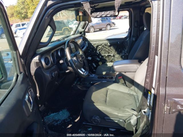 1C4HJXEG6JW209336 Jeep Wrangler Unlimited Sahara 4x4