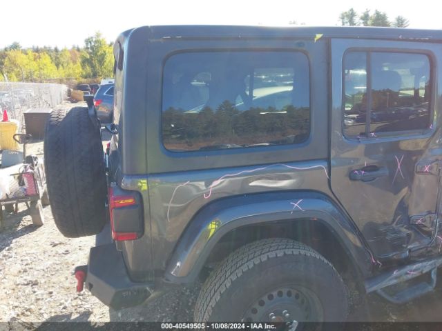 1C4HJXEG6JW209336 Jeep Wrangler Unlimited Sahara 4x4