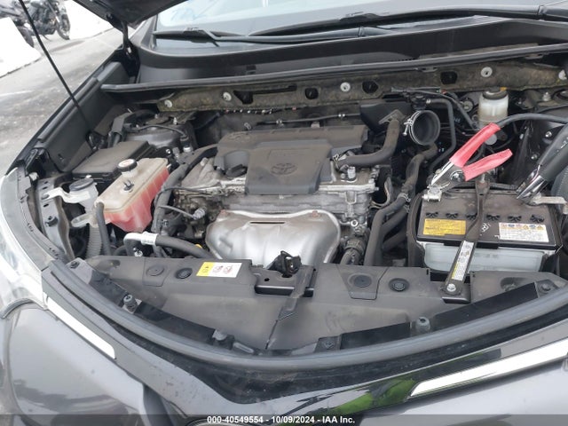 Toyota RAV4 LE 2018 JTMBFREV9JJ726063 Image 10