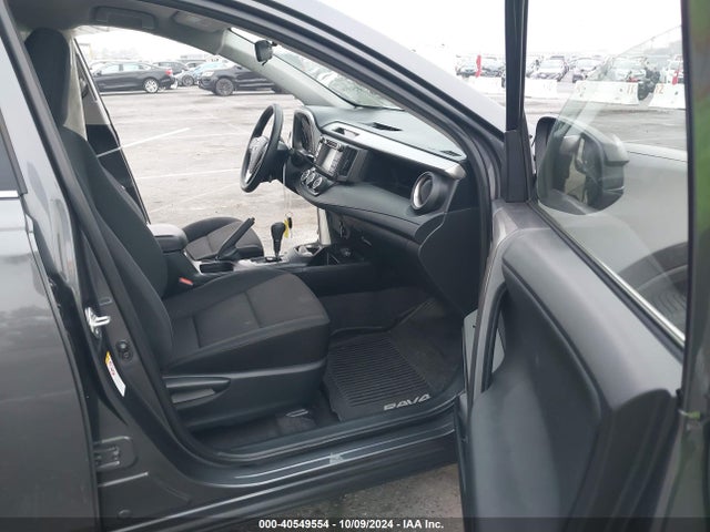 Toyota RAV4 LE 2018 JTMBFREV9JJ726063 Image 5