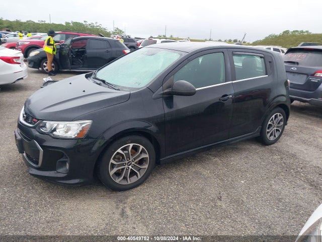 Chevrolet Sonic Lt Auto 2019 1G1JD6SB3K4120518 Image 2