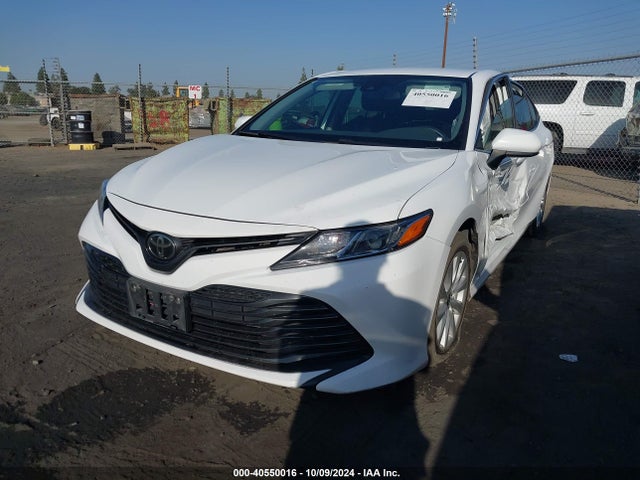 Toyota CAMRY LE 2020 4T1C11AK2LU984597 Image 2