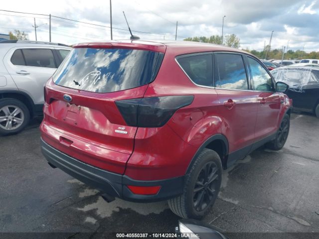 1FMCU0GDXHUE57098 Ford ESCAPE SE