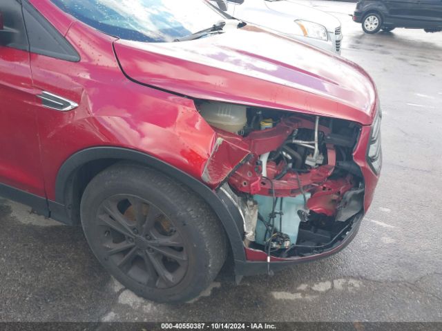 1FMCU0GDXHUE57098 Ford ESCAPE SE