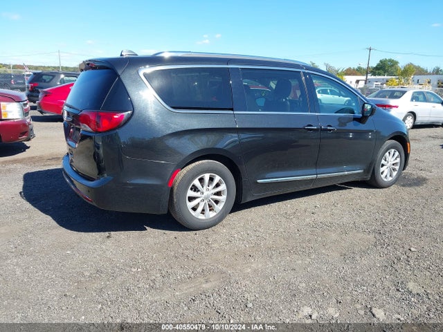 Chrysler Pacifica Touring L 2018 2C4RC1BG6JR141550 Image 4