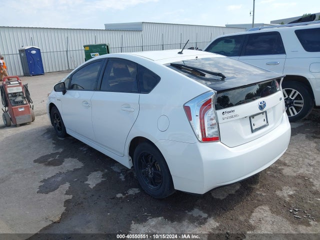 Toyota Prius Two 2015 JTDKN3DU8F1918901 Image 3