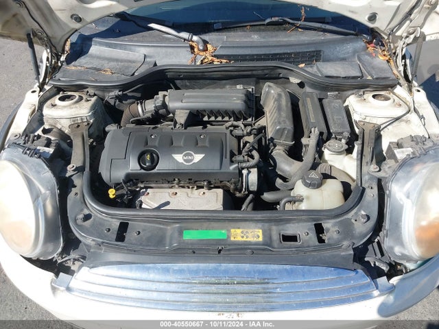 2010 MINI COOPER WMWMF3C56ATU77893 Photo 9