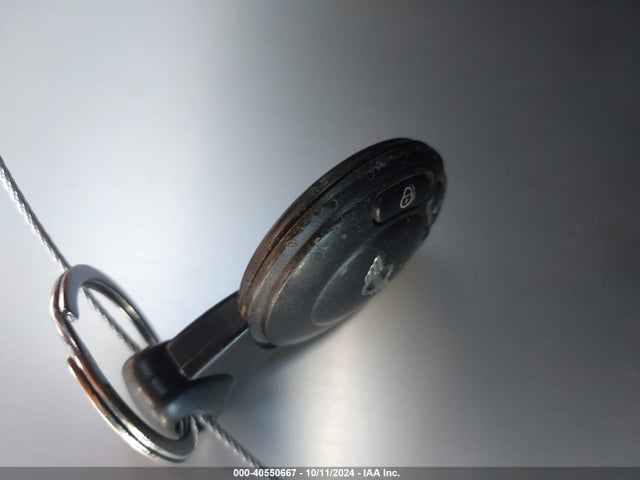 2010 MINI COOPER WMWMF3C56ATU77893 Photo 10