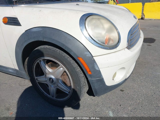 2010 MINI COOPER WMWMF3C56ATU77893 Photo 5