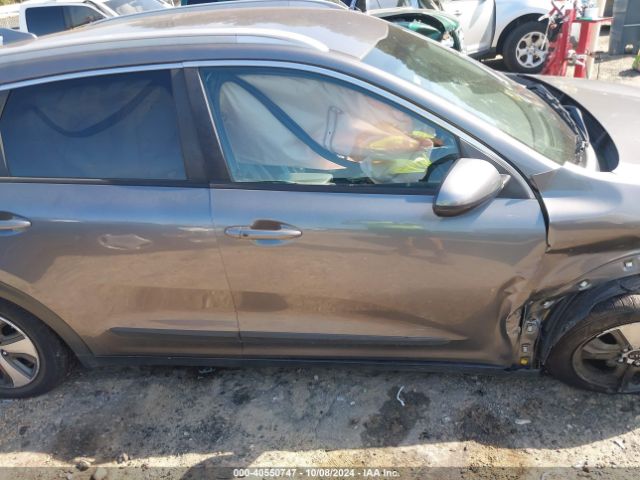 KNDCB3LC2H5041775 KIA NIRO LX