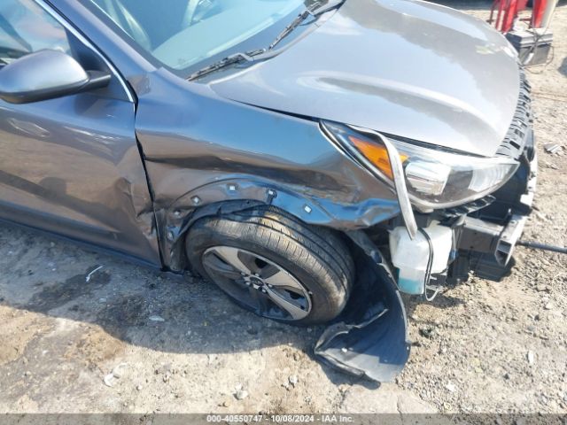 KNDCB3LC2H5041775 KIA NIRO LX