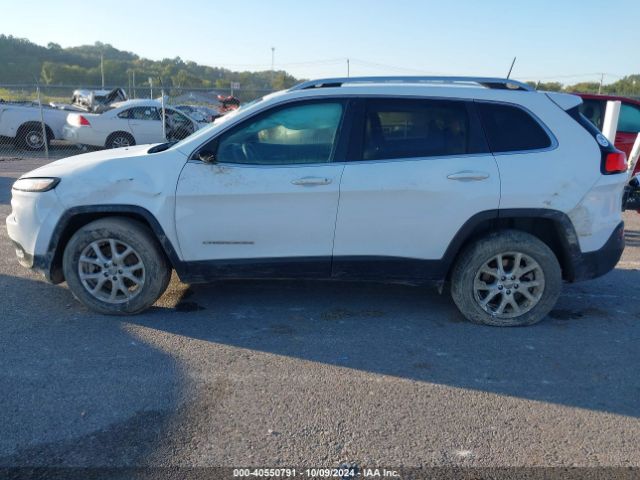 1C4PJMCB8HW625366 Jeep Cherokee Latitude 4x4