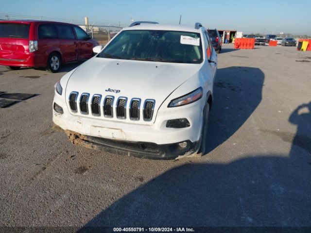 1C4PJMCB8HW625366 Jeep Cherokee Latitude 4x4