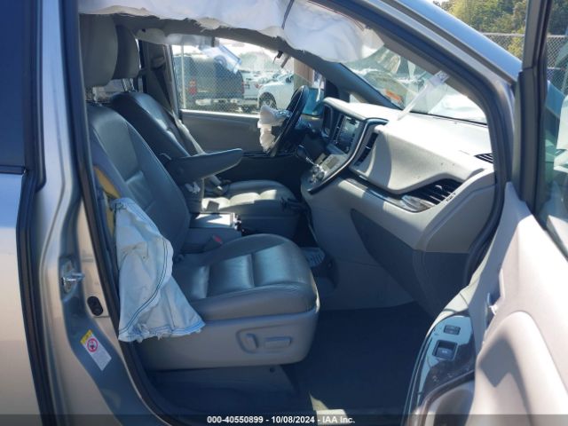 5TDYZ3DCXKS987964 Toyota Sienna Xle 8 Passenger