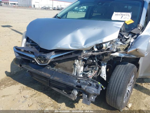 5TDYZ3DCXKS987964 Toyota Sienna Xle 8 Passenger