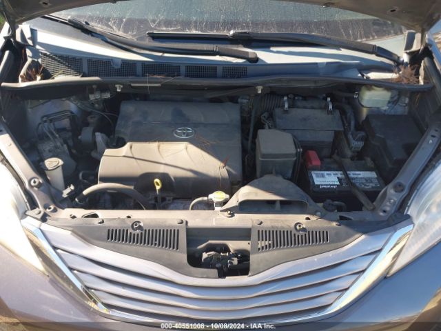 5TDYK3DCXFS551710 Toyota Sienna Xle 8 Passenger