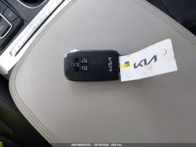 KNDNB4H39N6058599 KIA Carnival Mpv Lx Seat Package
