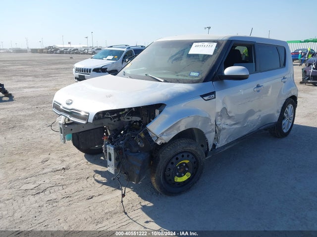 KIA SOUL + 2018 KNDJP3A5XJ7582497 Image 2