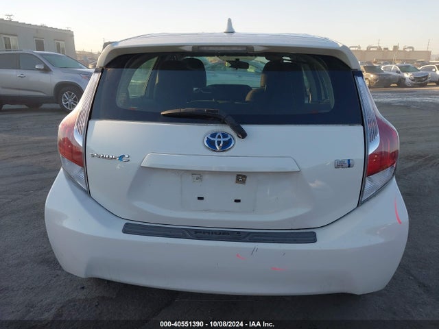Toyota Prius C Two 2015 JTDKDTB31F1584899 Image 17