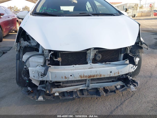 JTDKDTB31F1584899 Toyota Prius C Two