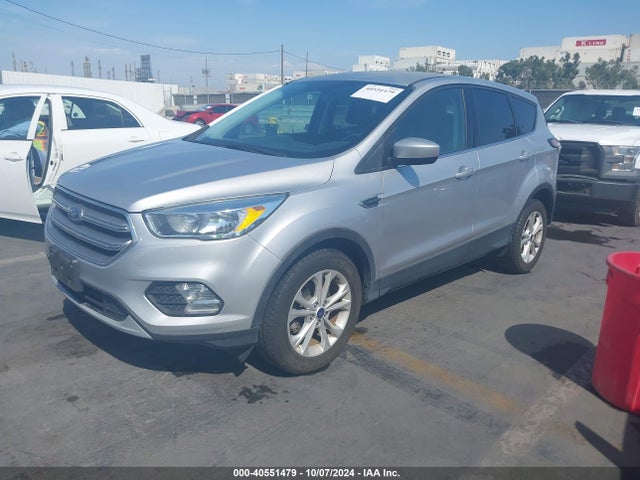 Ford ESCAPE SE 2017 1FMCU0GD9HUE39823 Image 2
