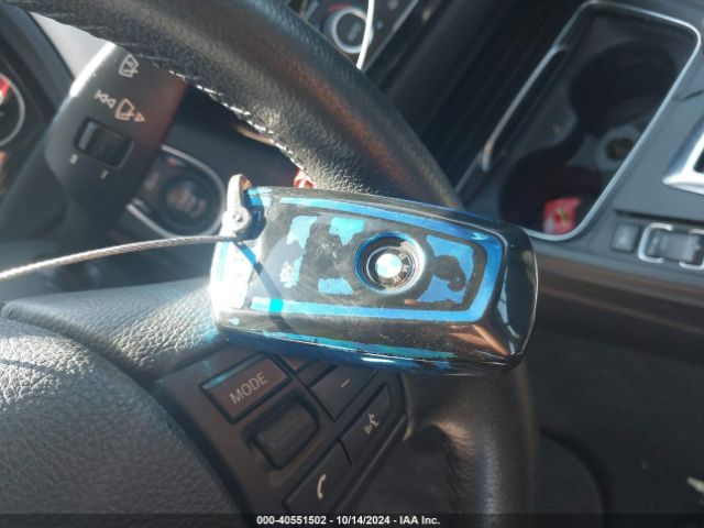 WBA8A9C57HK619798 BMW 320i