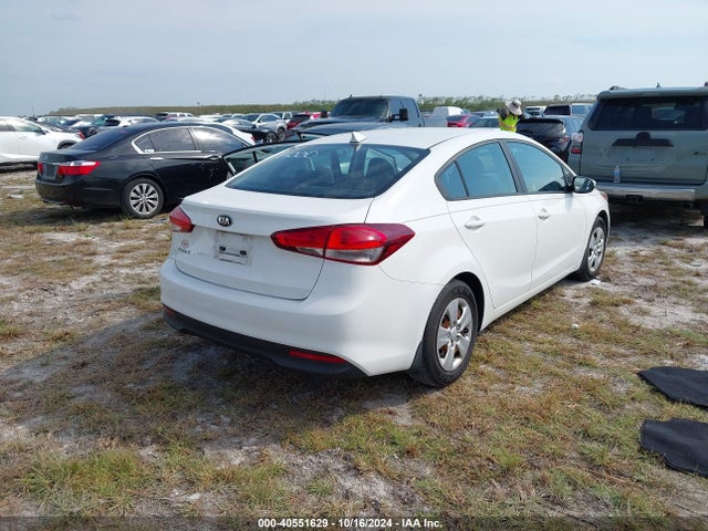 KIA FORTE LX 2017 3KPFK4A70HE101372 Image 4