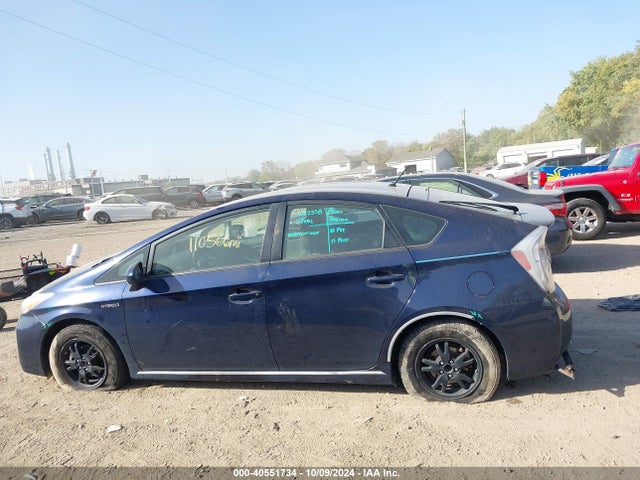 Toyota Prius Two 2014 JTDKN3DU3E0392407 Image 14