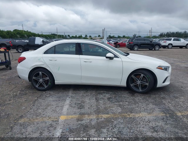 Mercedes-Benz A 220 2019 WDD3G4EB9KW027570 Image 13