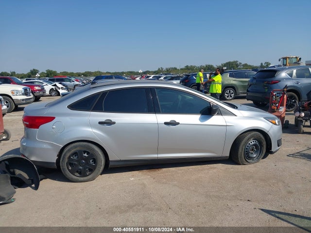 Ford FOCUS S 2018 1FADP3E25JL216344 Image 13