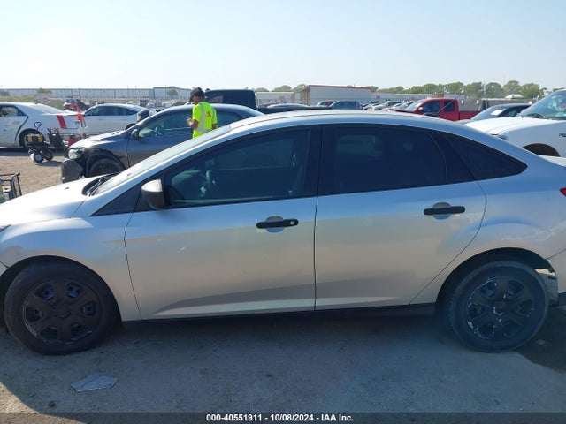 Ford FOCUS S 2018 1FADP3E25JL216344 Image 14
