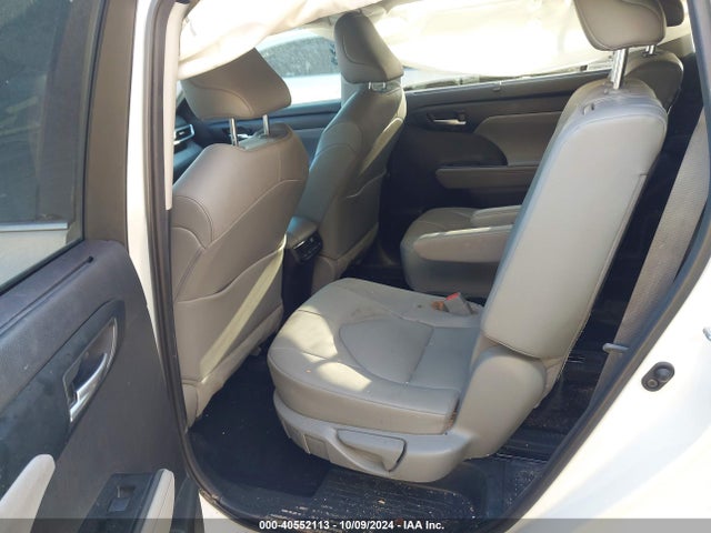 Toyota Highlander Xle 2021 5TDGZRBH1MS056916 Image 8