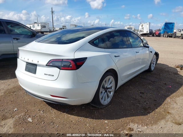 2022 TESLA MODEL 3 5YJ3E1EB2NF246703 Photo 3