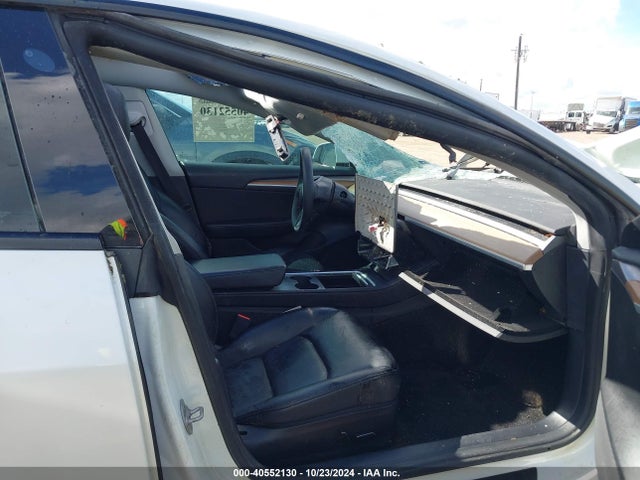 2022 TESLA MODEL 3 5YJ3E1EB2NF246703 Photo 4