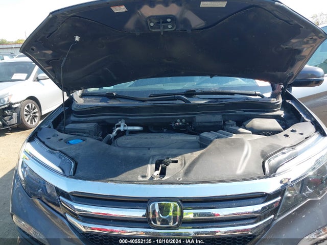 Honda Pilot Touring 2017 5FNYF6H96HB090047 Image 10